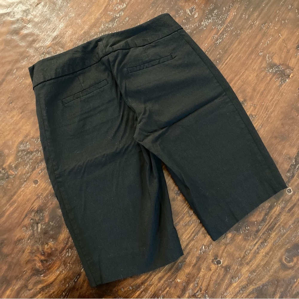 The Limited Black Dress Shorts Size 2 - Picture 2 of 5